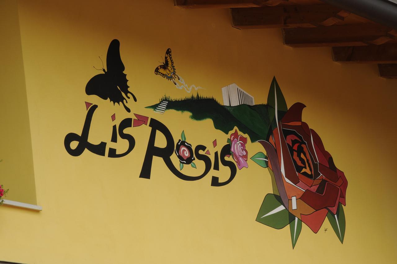Agriturismo Lis Rosis Medea Eksteriør billede
